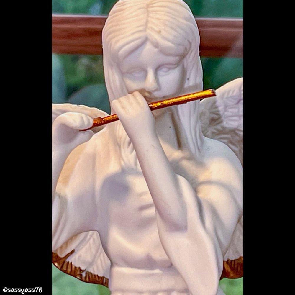 ▪️VTG▪️Mid-Century Hand-Painted Porcelain Fluted Playing ANGEL Figure - Picture 5 of 9